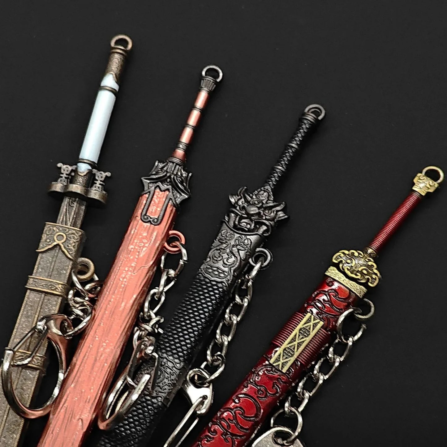 9-teiliges Mini-Schwert-Set aus Metall – Antike Deko-Waffen im Bronze-Look (je ca. 12 cm)