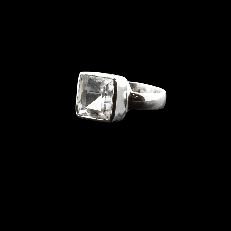 Klarquarz Statement Ring quadratisch – Silberfarbener Edelsteinring Unisex