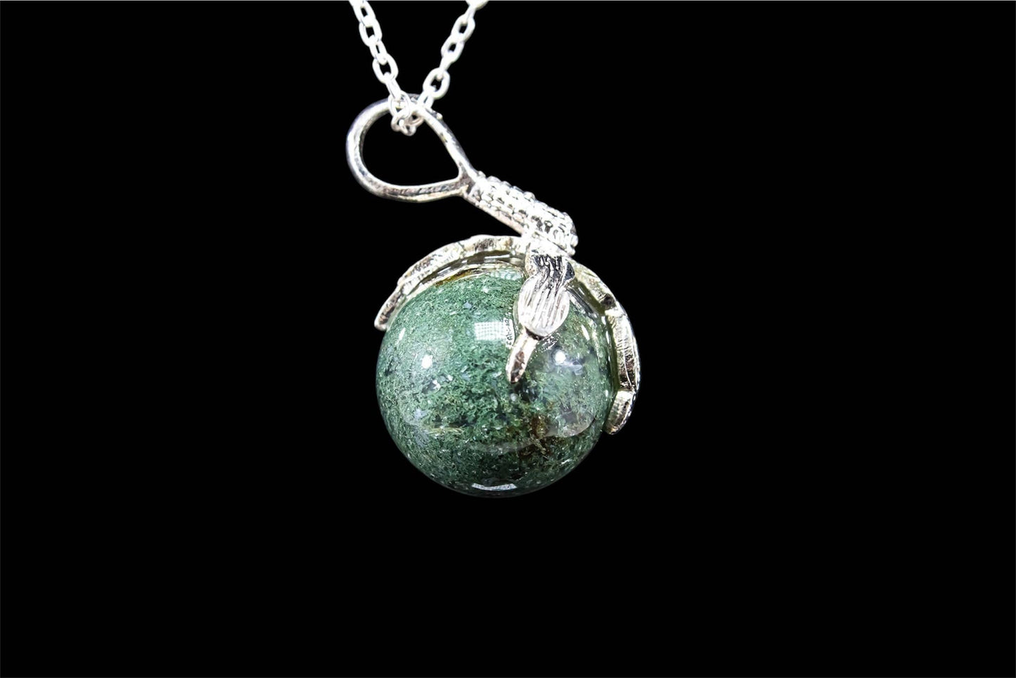 Edelsteinkugel in Krallenanhänger – Handgefertigter Naturstein-Anhänger (18–20 mm)