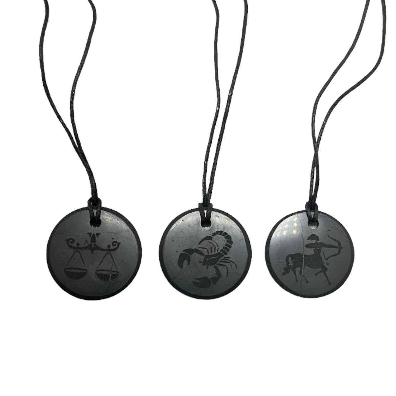 Schungit-Anhänger Halskette mit Tierkreiszeichen (30 mm) - Schungit-Anhänger Halskette mit Tierkreiszeichen (30 mm) - BTSCreativ