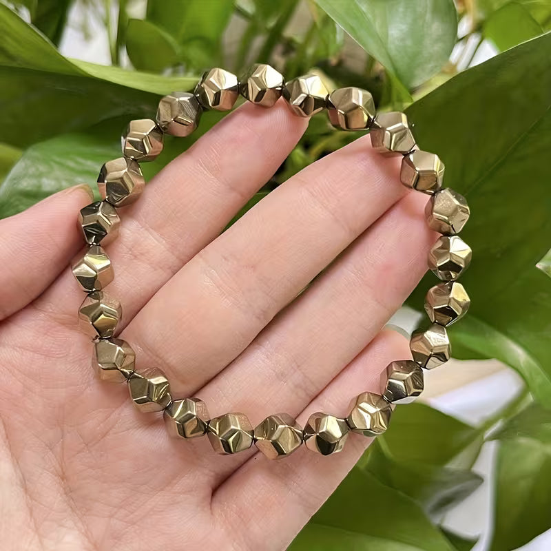 Handgefertigtes Hämatit-Schutzarmband – Facettierter Boho-Schmuck (Unisex) - Handgefertigtes Hämatit-Schutzarmband – Facettierter Boho-Schmuck (Unisex) - BTSCreativ