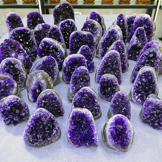 Natürliche Amethyst-Druse – Traumhaftes violettes Kristall-Cluster zur Energieheilung & Dekoration