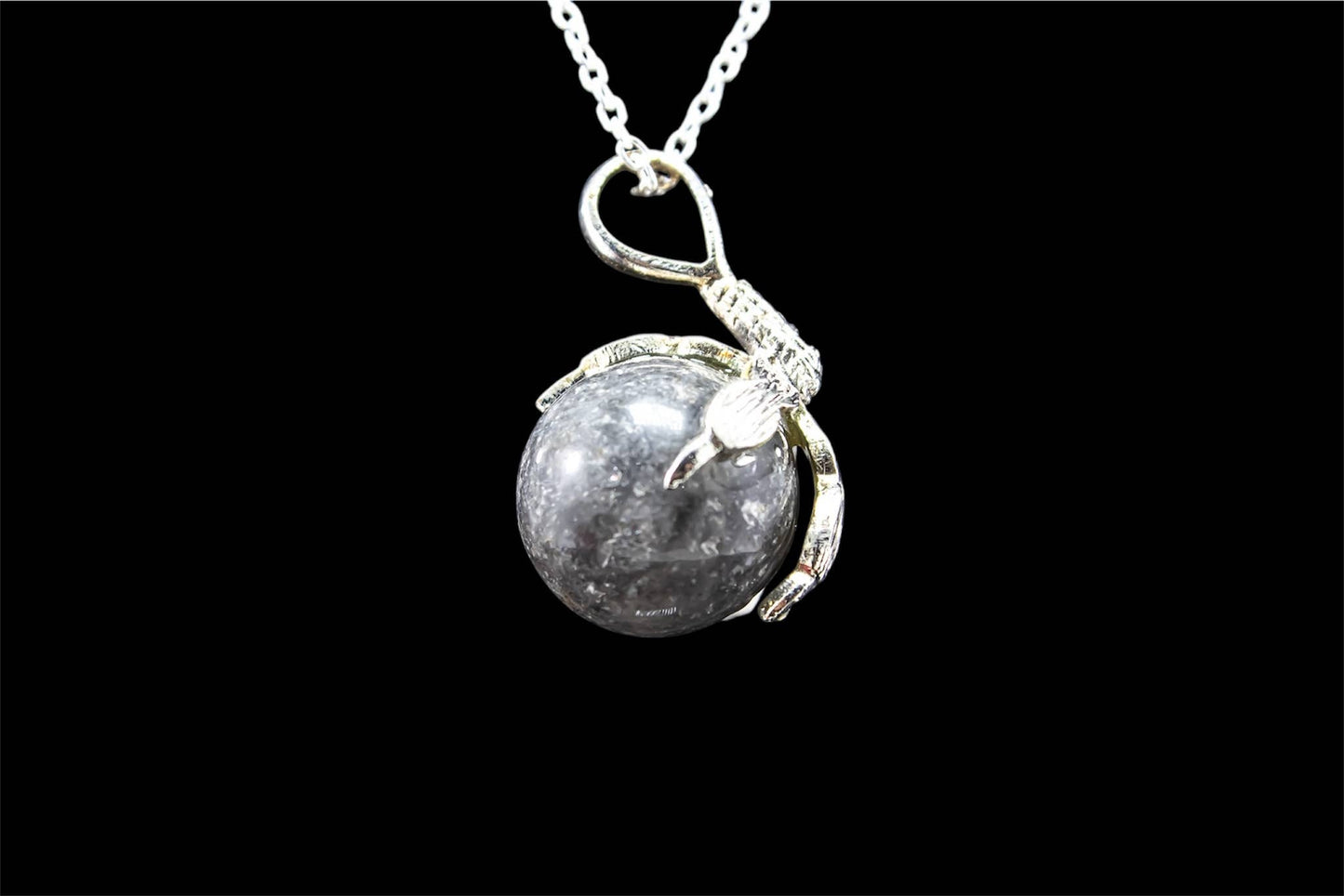 Edelsteinkugel in Krallenanhänger – Handgefertigter Naturstein-Anhänger (18–20 mm)